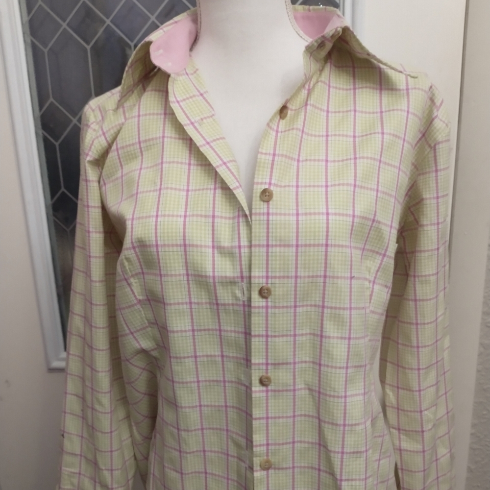 Tailored fit by Barbour. Size 10. Button down
